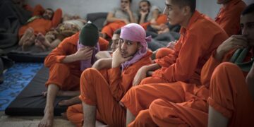 داعشي بندیان خپل مزعوم خلیفه ته: زموږ په تړاو به خدای ته څه ځواب ورکوې؟