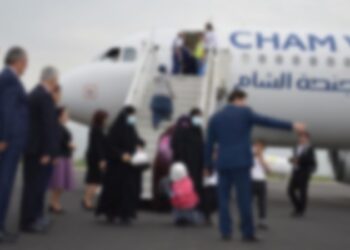 تاجکستان د داعشیانو ۵۰ ښځې او ماشومان له سوریې خپلې خاورې ته بوتلل