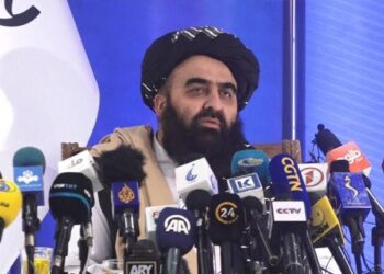 متقي: د افغانستان یو ګاونډی داعشیانو ته افراد چمتو کوي، بل لاره ورکړې او دریم د پلان جوړونې او تمويل مرکزونه ورجوړ کړي