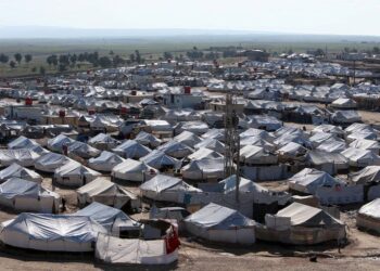 عراق له ۶۰ هیوادونو غوښتي چې د خپلو داعشي اتباعو بندي کورنۍ انتقال کړي